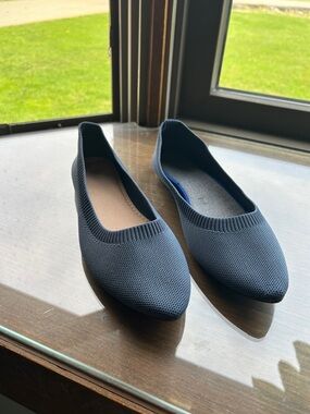 Pointed Knit Ballet Flats in Navy
